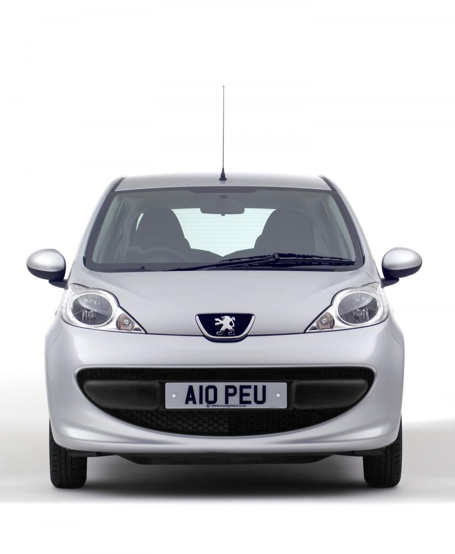 Peugeot 107 2006 года  (фото 13 из 48)
